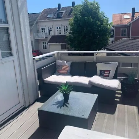 120m2 Brygge Solrike Terrasser Parkering