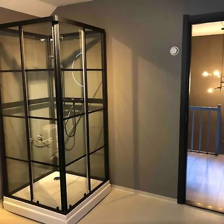 120m2 Brygge Solrike Terrasser Parkering Lejlighed *