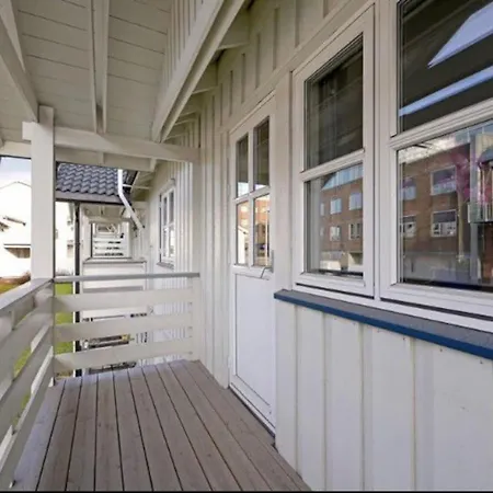 Lejlighed 120m2 Brygge Solrike Terrasser Parkering *